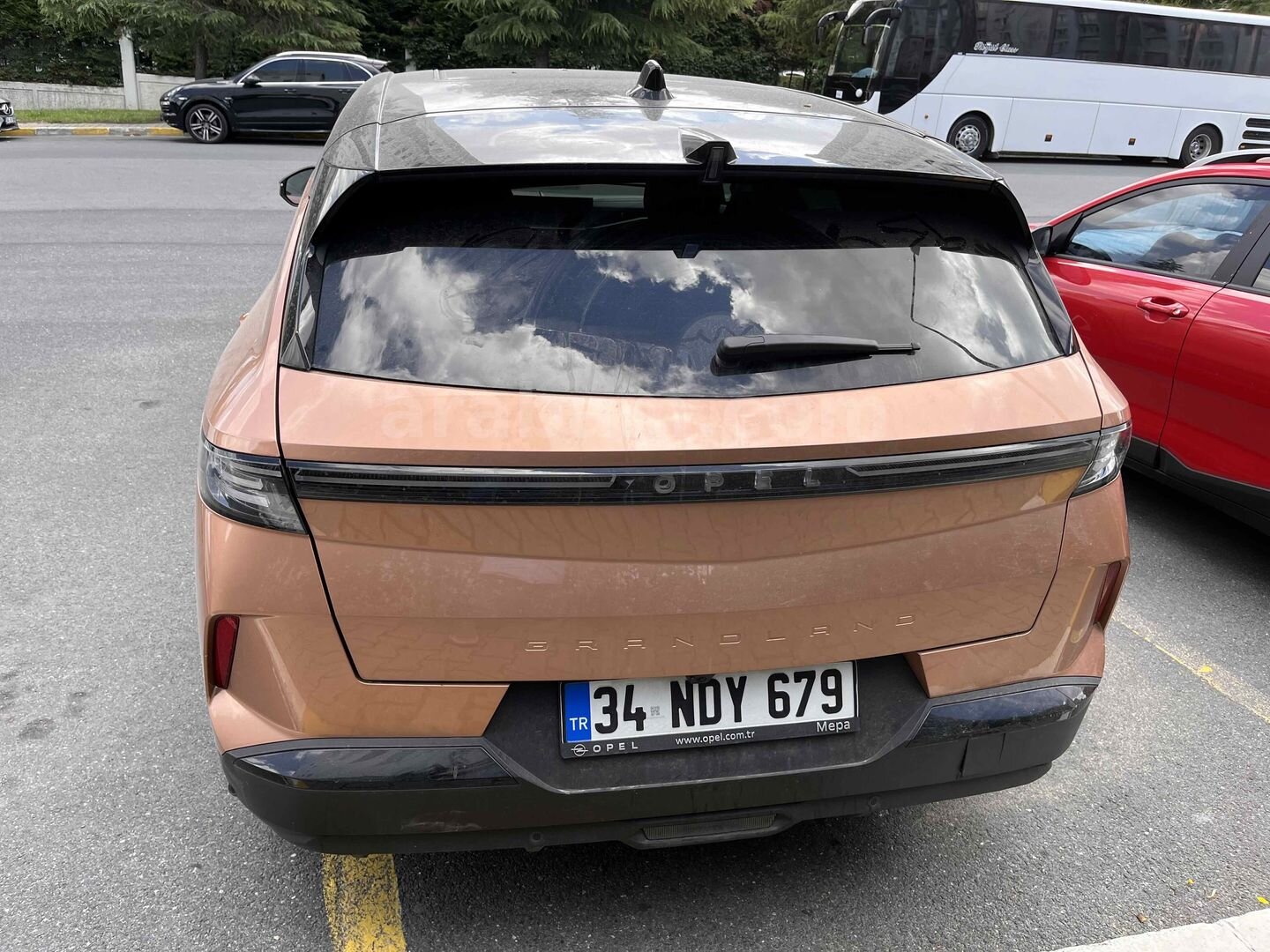 Sahibinden Opel Grandland 1.2 T Hybrid GS 2025 Model İstanbul 12.900 km Kahverengi 5