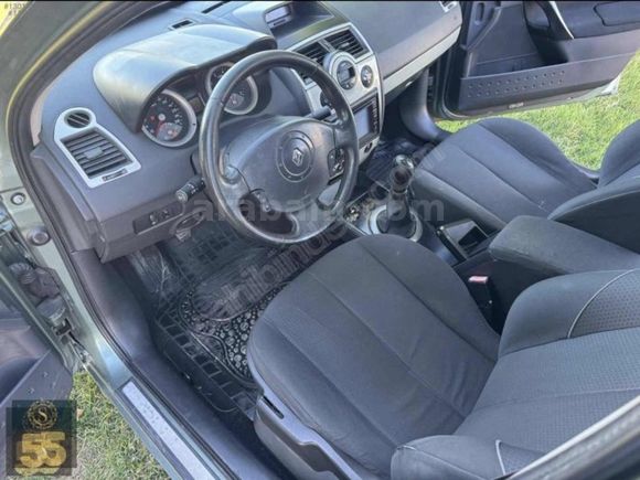 S55 Motors'dan 2004 Megane Dinamik Sanrooflu Tecno paket