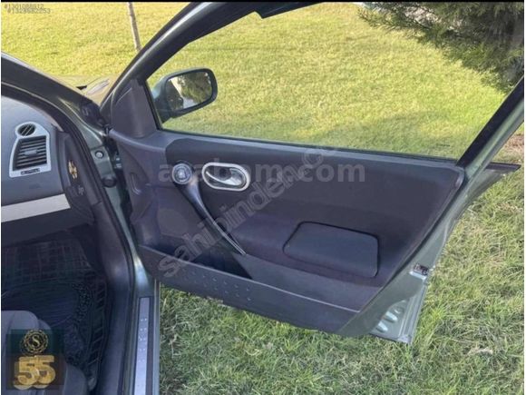 S55 Motors'dan 2004 Megane Dinamik Sanrooflu Tecno paket