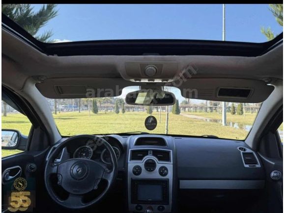 S55 Motors'dan 2004 Megane Dinamik Sanrooflu Tecno paket