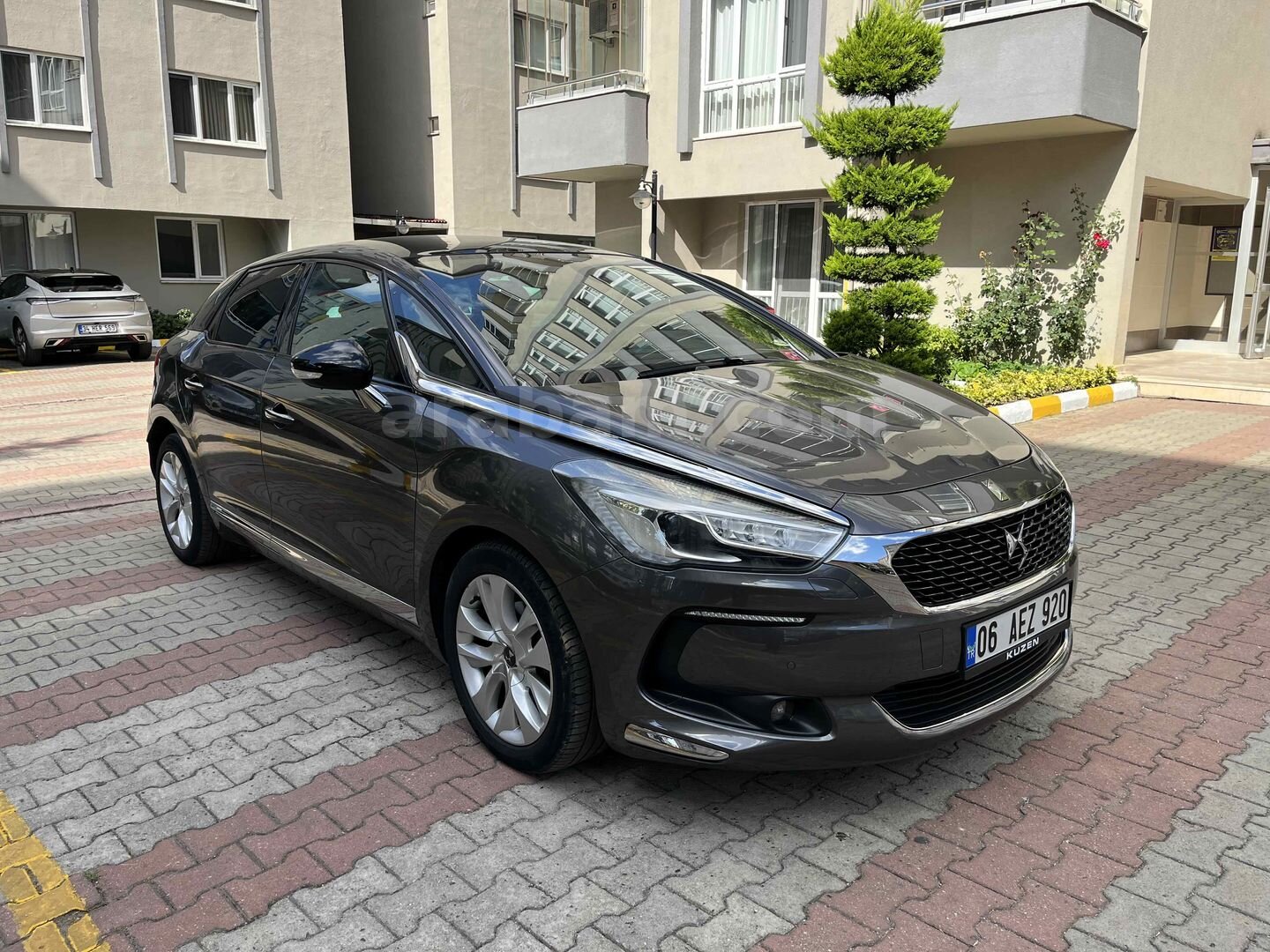 Galeriden DS Automobiles DS5 1.6 BlueHDi So Chic 2016 Model İstanbul 71.000 km Kahverengi 3