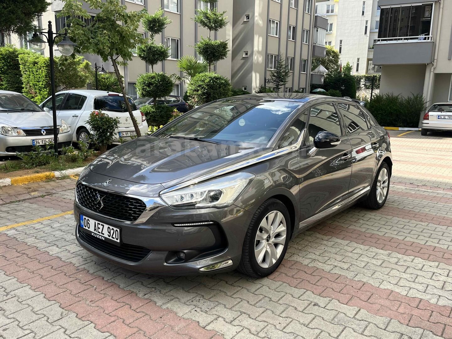 Galeriden DS Automobiles DS5 1.6 BlueHDi So Chic 2016 Model İstanbul 71.000 km Kahverengi 1