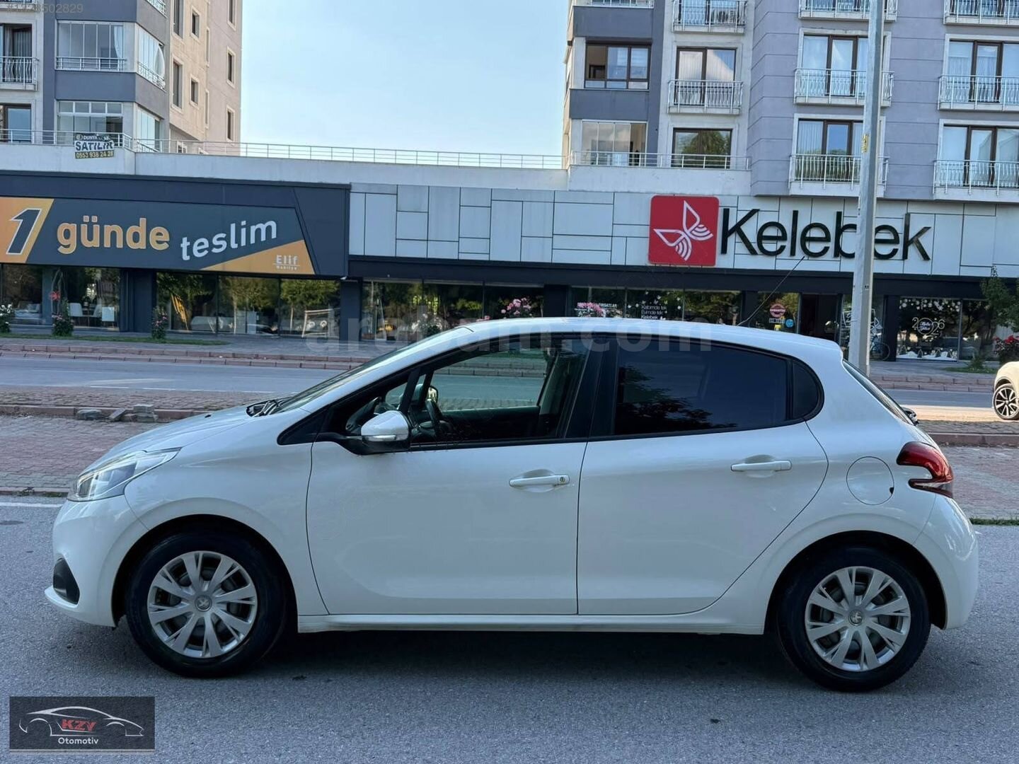 Galeriden Peugeot 208 1.2 PureTech Active 2018 Model Kayseri 49.000 km Beyaz 5