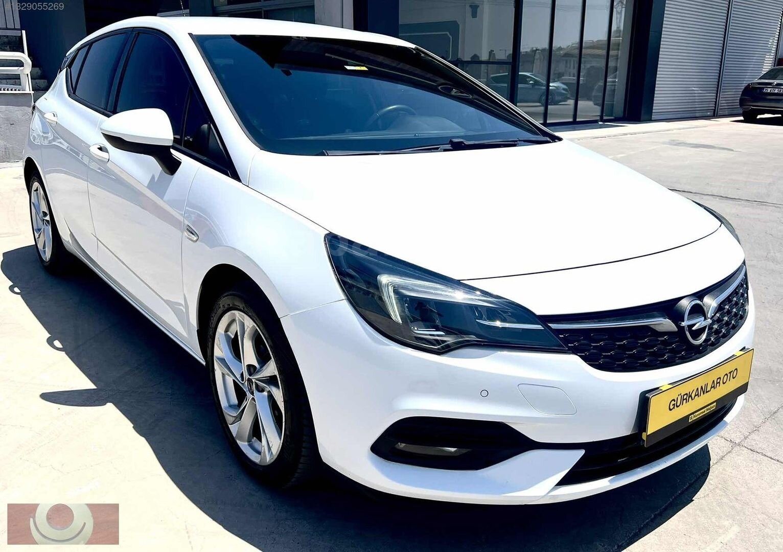 Galeriden Opel Astra 1.4 T GS Line 2020 Model İzmir 133.000 km Beyaz 3