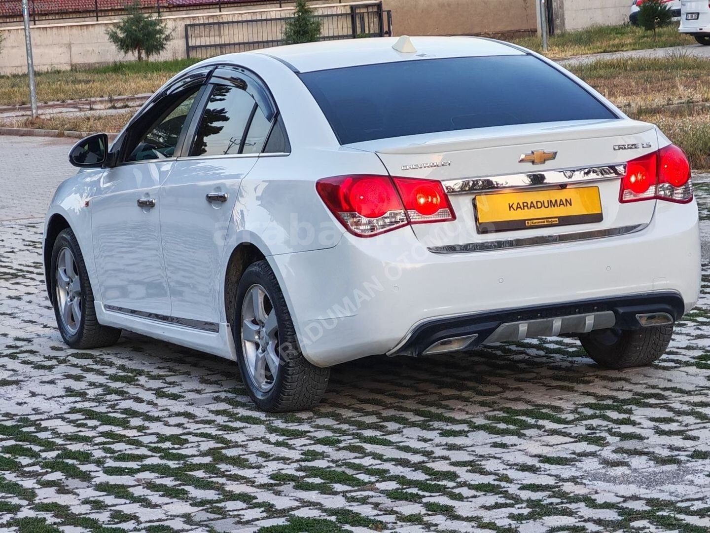 Galeriden Chevrolet Cruze 1.6 LS 2011 Model Amasya 204.000 km Beyaz 4