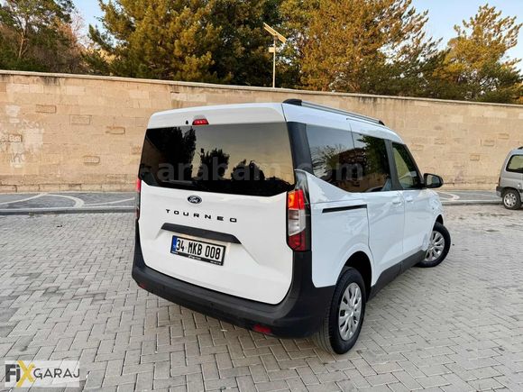 19.000 KM'DE 2024 MODEL FORD TOURNEO COURİER