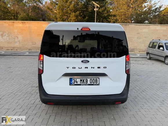 19.000 KM'DE 2024 MODEL FORD TOURNEO COURİER