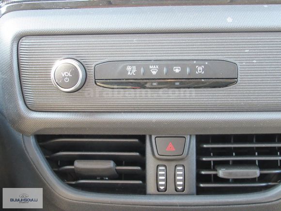 BÜYÜKSOYLU'DAN 2025 TOURNEO COURİER 1.5 ECOBLUE DELUXE 100 HP