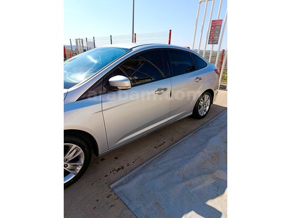 Sahibinden Ford Focus 1.6 Ti-VCT Style 2012 Model 