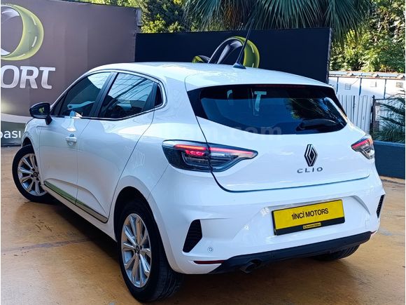 2024 RENAULT CLİO 1.0 TCE EVOLATİON*ÇELİK JANT DEĞİŞENSİZ İLK EL