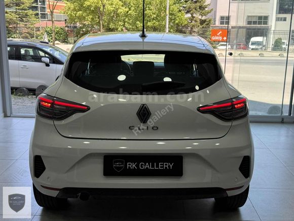 GALLERY'DEN 2024 CLİO EVOLUTION 1.0TCE K.KARTINA 12 AY TAKSİT