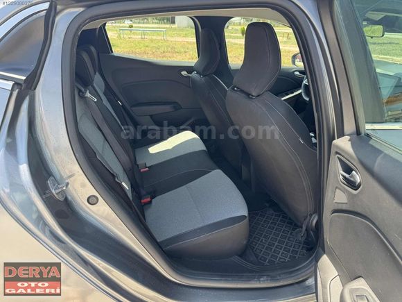 2025 RENAULT CLIO 1.0 TCE EVOLUTİON GSR2 OTOMATİK 33.000 KM'DE
