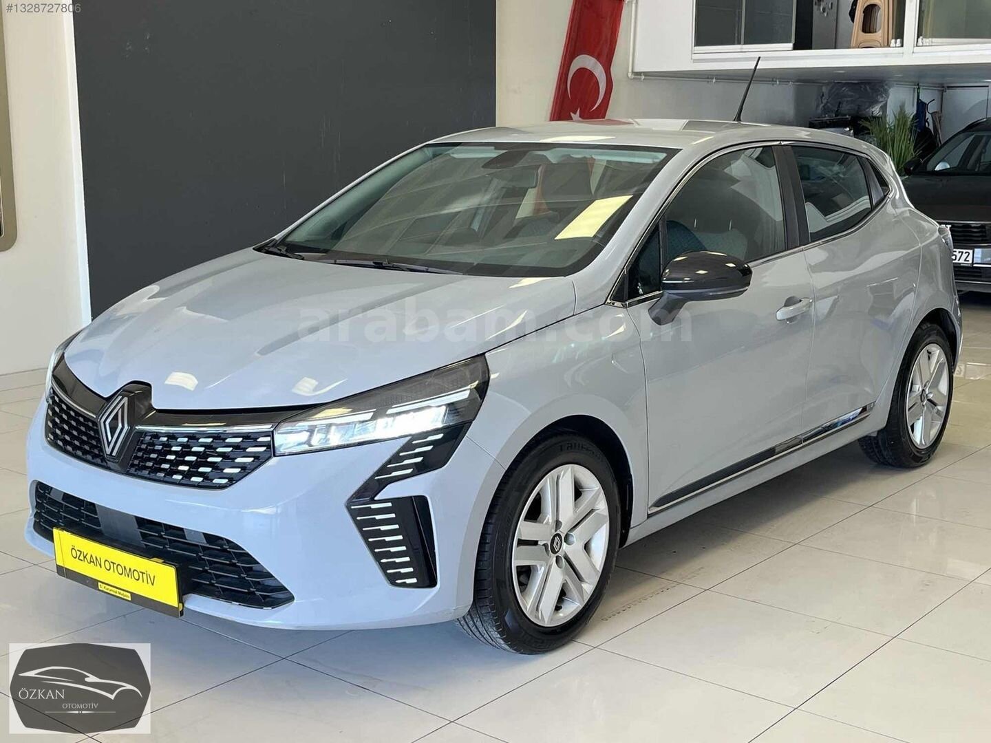 Galeriden Renault Clio 1.0 TCe Evolution 2023 Model İstanbul 85.000 km Gri 3