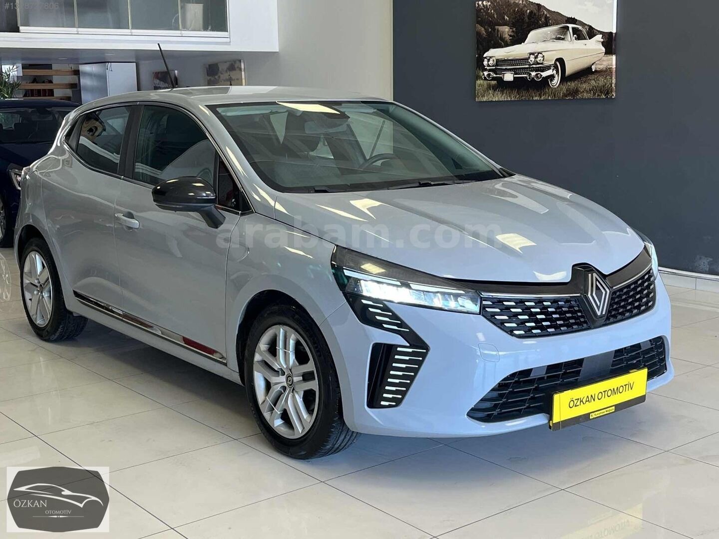 Galeriden Renault Clio 1.0 TCe Evolution 2023 Model İstanbul 85.000 km Gri 2