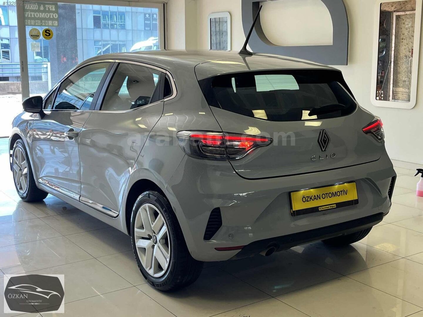 Galeriden Renault Clio 1.0 TCe Evolution 2023 Model İstanbul 85.000 km Gri 4