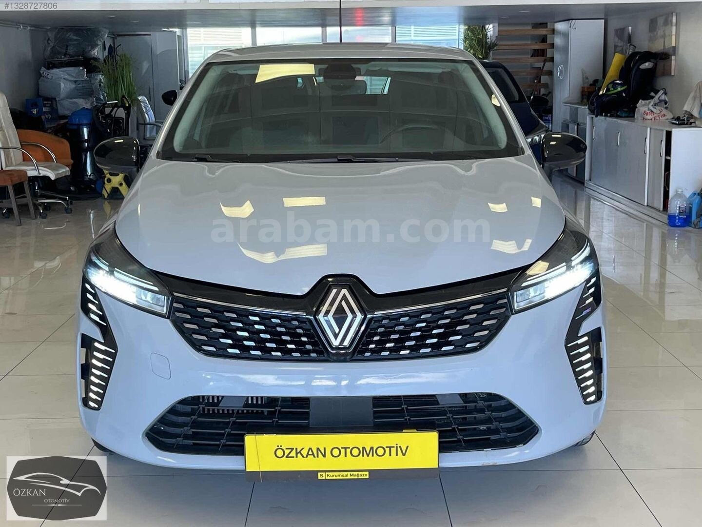 Galeriden Renault Clio 1.0 TCe Evolution 2023 Model İstanbul 85.000 km Gri 1