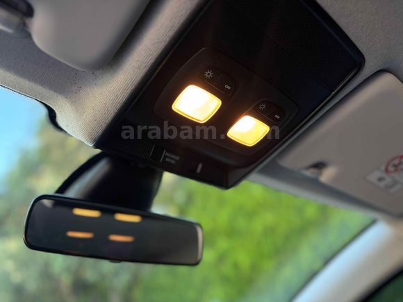 2023 OTOMATİK HATASIZ-BOYASIZ 14'BİNDE CLİO 1.0TCE EVOLUTİON