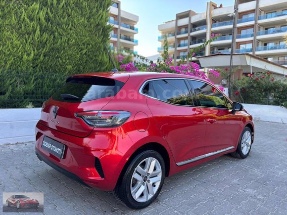 2023 OTOMATİK HATASIZ-BOYASIZ 14'BİNDE CLİO 1.0TCE EVOLUTİON