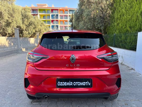 2023 OTOMATİK HATASIZ-BOYASIZ 14'BİNDE CLİO 1.0TCE EVOLUTİON