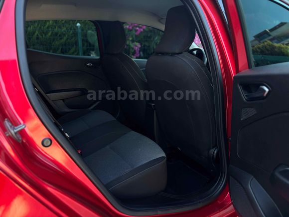 2023 OTOMATİK HATASIZ-BOYASIZ 14'BİNDE CLİO 1.0TCE EVOLUTİON