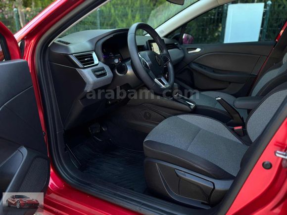 2023 OTOMATİK HATASIZ-BOYASIZ 14'BİNDE CLİO 1.0TCE EVOLUTİON