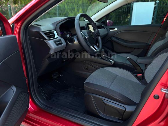 2023 OTOMATİK HATASIZ-BOYASIZ 14'BİNDE CLİO 1.0TCE EVOLUTİON