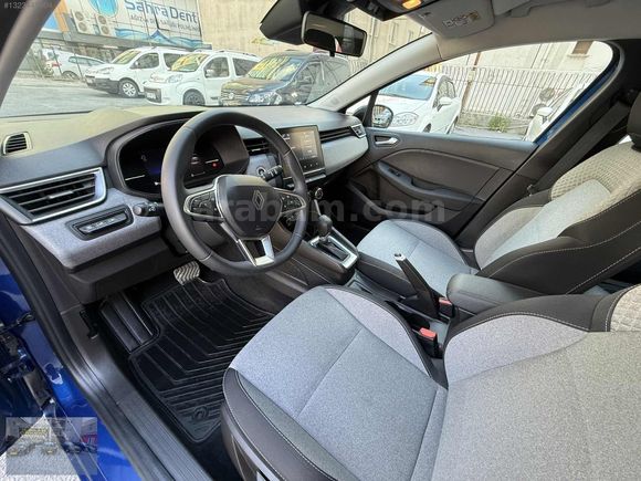 2025 CLİO OTOMOTİK 25.000 KM DEĞİŞENSİZ HASARSIZ