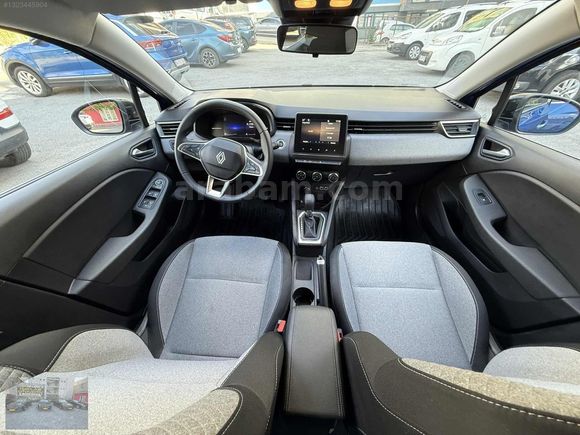 2025 CLİO OTOMOTİK 25.000 KM DEĞİŞENSİZ HASARSIZ