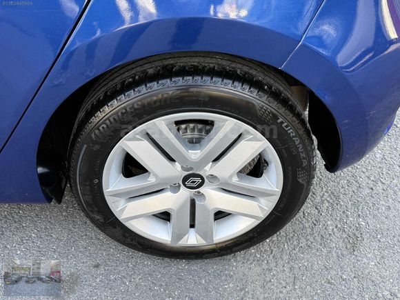 2025 CLİO OTOMOTİK 25.000 KM DEĞİŞENSİZ HASARSIZ