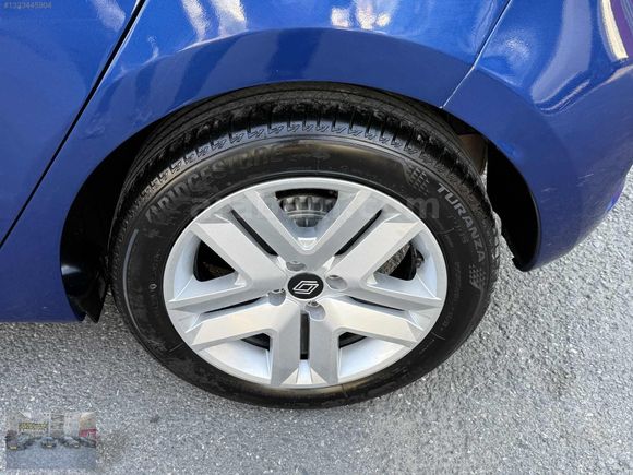 2025 CLİO OTOMOTİK 25.000 KM DEĞİŞENSİZ HASARSIZ