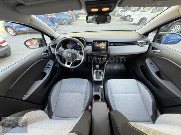 2025 CLİO OTOMOTİK 25.000 KM DEĞİŞENSİZ HASARSIZ