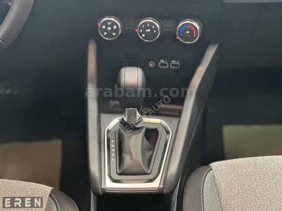 2024 CLIO 1.0 TCe EVOLUTION X-TRONIC BOYASIZ 15 BİN KM' DE GSR2