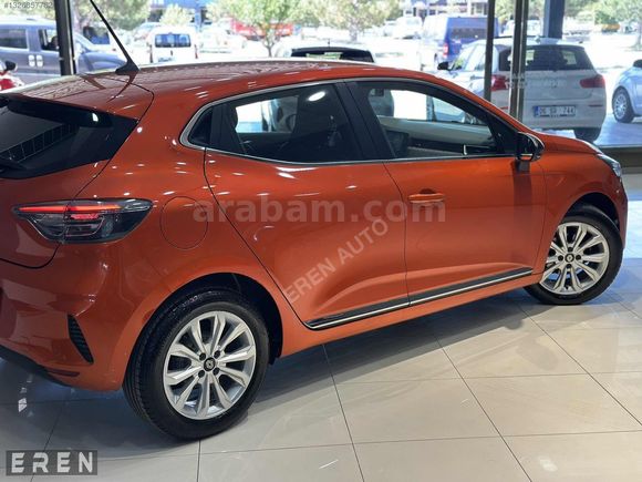 2024 CLIO 1.0 TCe EVOLUTION X-TRONIC BOYASIZ 15 BİN KM' DE GSR2