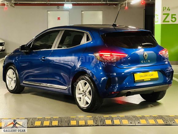 GALLERY UÇAR'dan-BOYASIZ-HATASIZ-2025-RENAULT-CLİO-EVOLUTİON-GSR