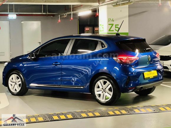 GALLERY UÇAR'dan-BOYASIZ-HATASIZ-2025-RENAULT-CLİO-EVOLUTİON-GSR