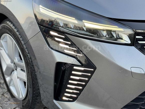 MEB MOTORS~2024 1.0 TCE 90 HP EVOLUTİON X-TRONİC 44BN KM BOYASIZ
