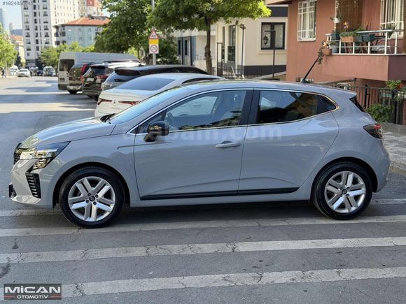 MİCAN OTO-2025 MODEL RENAULT CLİO EVOLUTİON 10.000km'DE%20
