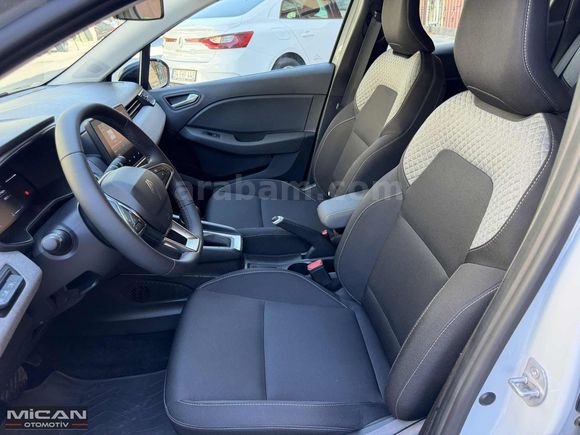 MİCAN OTO-2025 MODEL RENAULT CLİO EVOLUTİON 10.000km'DE%20