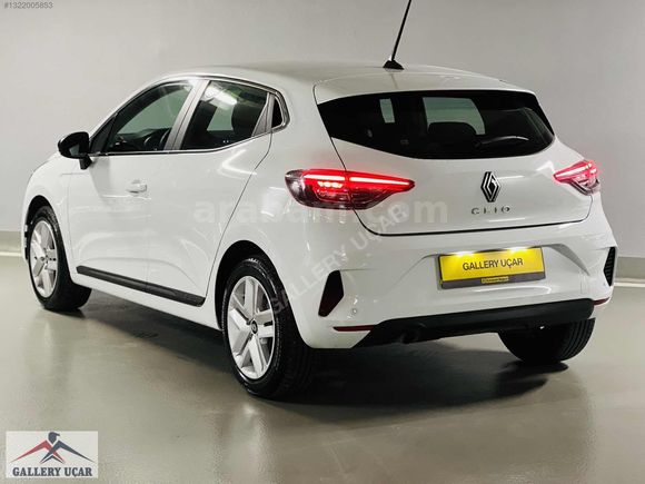 GALLERY UÇAR'dan-HATASIZ-BOYASIZ-2025-RENAULT-CLİO-EVOLUTİON-GSR