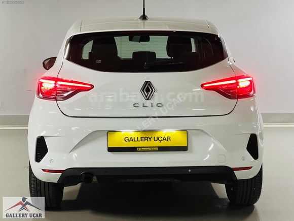 GALLERY UÇAR'dan-HATASIZ-BOYASIZ-2025-RENAULT-CLİO-EVOLUTİON-GSR