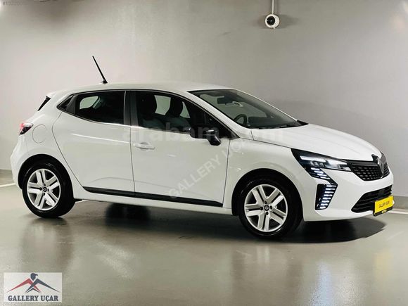 GALLERY UÇAR'dan-HATASIZ-BOYASIZ-2025-RENAULT-CLİO-EVOLUTİON-GSR