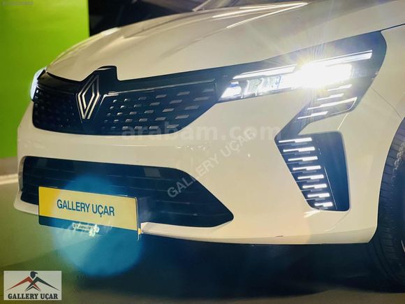 GALLERY UÇAR'dan-HATASIZ-BOYASIZ-2025-RENAULT-CLİO-EVOLUTİON-GSR