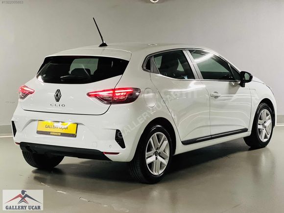 GALLERY UÇAR'dan-HATASIZ-BOYASIZ-2025-RENAULT-CLİO-EVOLUTİON-GSR
