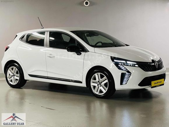 GALLERY UÇAR'dan-HATASIZ-BOYASIZ-2025-RENAULT-CLİO-EVOLUTİON-GSR