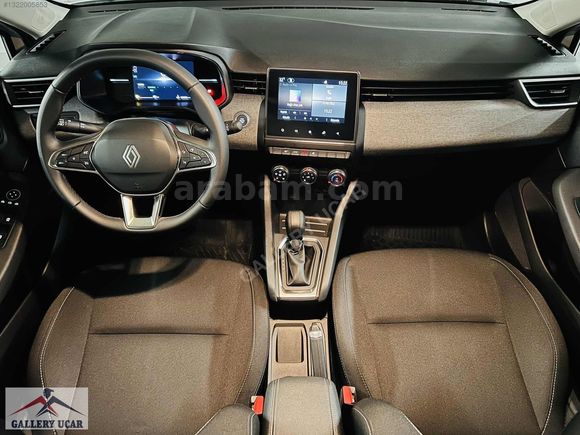 GALLERY UÇAR'dan-HATASIZ-BOYASIZ-2025-RENAULT-CLİO-EVOLUTİON-GSR