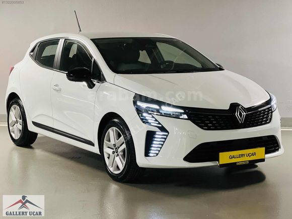 GALLERY UÇAR'dan-HATASIZ-BOYASIZ-2025-RENAULT-CLİO-EVOLUTİON-GSR