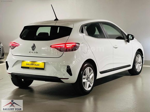 GALLERY UÇAR'dan-HATASIZ-BOYASIZ-2025-RENAULT-CLİO-EVOLUTİON-GSR