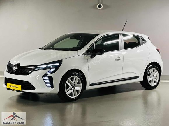GALLERY UÇAR'dan-HATASIZ-BOYASIZ-2025-RENAULT-CLİO-EVOLUTİON-GSR