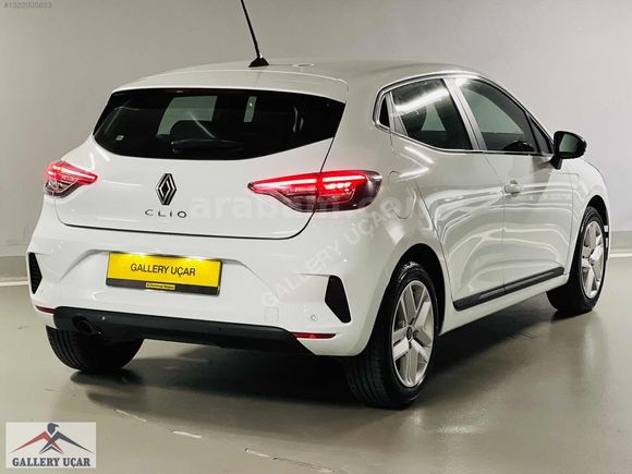 GALLERY UÇAR'dan-HATASIZ-BOYASIZ-2025-RENAULT-CLİO-EVOLUTİON-GSR