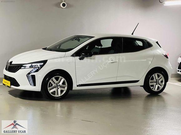 GALLERY UÇAR'dan-HATASIZ-BOYASIZ-2025-RENAULT-CLİO-EVOLUTİON-GSR